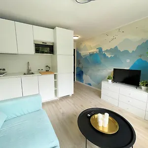 good-apartments-batorego-18-blue.warsawhotelspoland.com/